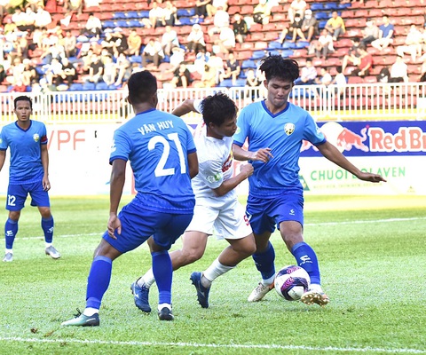 Vòng loại Cúp quốc gia 2021: Hú vía cho thầy trò HLV Kiatisak - Ảnh 2. Vòng loại Cúp quốc gia 2021: Hú vía cho thầy trò HLV Kiatisak - Ảnh 2.