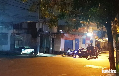 Bắt 2 kẻ cướp giật điện thoại làm chết một người ở quận 10 - Ảnh 1. Bắt 2 kẻ cướp giật điện thoại làm chết một người ở quận 10 - Ảnh 1.