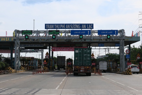 TP.HCM yêu cầu xả trạm thu phí nếu xảy ra kẹt xe trong dịp lễ 30-4 - Ảnh 1. TP.HCM yêu cầu xả trạm thu phí nếu xảy ra kẹt xe trong dịp lễ 30-4 - Ảnh 1.