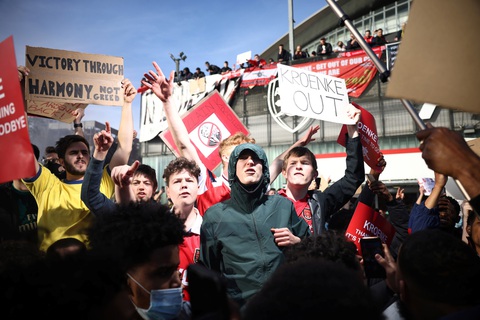 Thủ môn mắc sai lầm ngớ ngẩn khiến Arsenal thua đau Everton - Ảnh 2. Thủ môn mắc sai lầm ngớ ngẩn khiến Arsenal thua đau Everton - Ảnh 2.