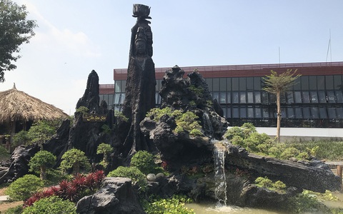Người sưu tầm dưới đáy sông Tiền và có 500 xe máy cổ lẫn mới - Ảnh 1. Người sưu tầm dưới đáy sông Tiền và có 500 xe máy cổ lẫn mới - Ảnh 1.