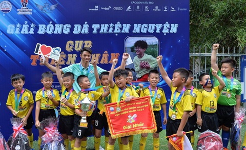 Hàng trăm cầu thủ U9 ra sân vì những người bạn - Ảnh 9. Hàng trăm cầu thủ U9 ra sân vì những người bạn - Ảnh 9.