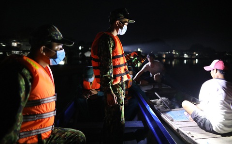 Ngày đêm bám chốt, giữ lá chắn chống dịch ở biên giới Tây Nam - Ảnh 1. Ngày đêm bám chốt, giữ lá chắn chống dịch ở biên giới Tây Nam - Ảnh 1.