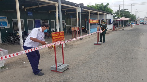 Ngày đêm bám chốt, giữ lá chắn chống dịch ở biên giới Tây Nam - Ảnh 6. Ngày đêm bám chốt, giữ lá chắn chống dịch ở biên giới Tây Nam - Ảnh 6.