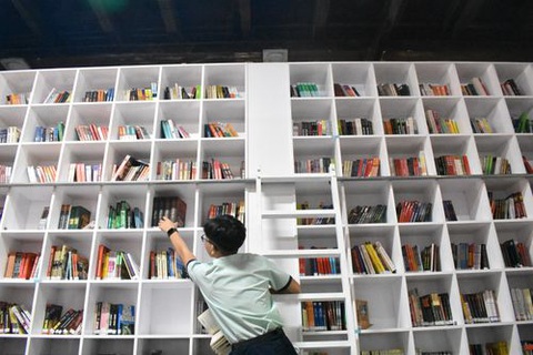 Trao giải sáng tác ảnh Tuổi xanh: Ngắm những khoảnh khắc tinh khôi cùng sách - Ảnh 6. Trao giải sáng tác ảnh Tuổi xanh: Ngắm những khoảnh khắc tinh khôi cùng sách - Ảnh 6.