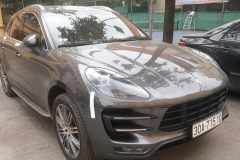 Vụ Porsche Macan trùng biển số chạm mặt ở Hà Nội: Công bố ảnh tài xế đeo biển giả - Ảnh 2. Vụ Porsche Macan trùng biển số chạm mặt ở Hà Nội: Công bố ảnh tài xế đeo biển giả - Ảnh 2.