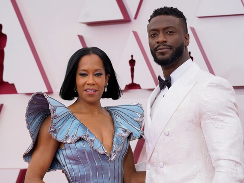 Thảm đỏ Oscar 2021 vẫn hào nhoáng mặc COVID-19 - Ảnh 14. Thảm đỏ Oscar 2021 vẫn hào nhoáng mặc COVID-19 - Ảnh 14.