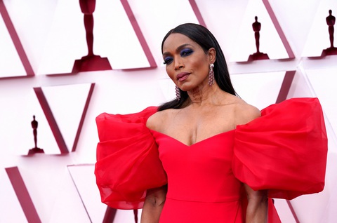 Thảm đỏ Oscar 2021 vẫn hào nhoáng mặc COVID-19 - Ảnh 7. Thảm đỏ Oscar 2021 vẫn hào nhoáng mặc COVID-19 - Ảnh 7.