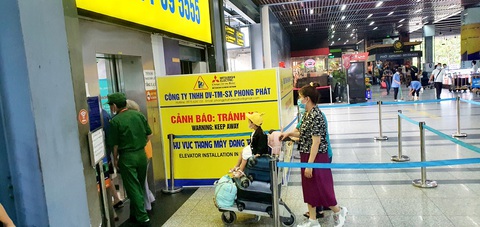 Sẽ vận hành thêm 2 thang máy ở nhà xe Tân Sơn Nhất vào tháng 6 - Ảnh 1. Sẽ vận hành thêm 2 thang máy ở nhà xe Tân Sơn Nhất vào tháng 6 - Ảnh 1.