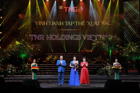 Đêm nhạc kỷ niệm 25 năm đầy cảm xúc của Tập đoàn TNG Holdings Vietnam - Ảnh 2. Đêm nhạc kỷ niệm 25 năm đầy cảm xúc của Tập đoàn TNG Holdings Vietnam - Ảnh 2.