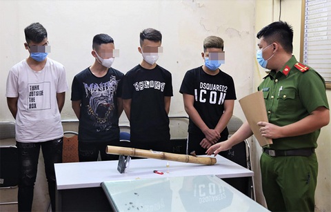 4 học sinh THPT tẩm ma túy vào thuốc lào để hút - Ảnh 1. 4 học sinh THPT tẩm ma túy vào thuốc lào để hút - Ảnh 1.