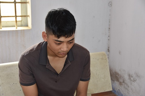 Nghi can chém chết người trong vụ hỗn chiến ở Phan Thiết đầu thú - Ảnh 1. Nghi can chém chết người trong vụ hỗn chiến ở Phan Thiết đầu thú - Ảnh 1.