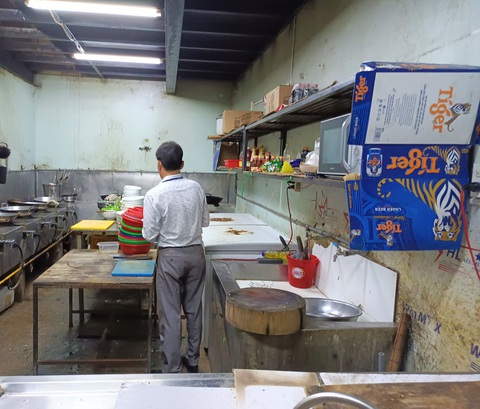 Nhà hàng bán ốc hương 1,8 triệu đồng/kg bị yêu cầu đóng cửa tạm thời - Ảnh 4. Nhà hàng bán ốc hương 1,8 triệu đồng/kg bị yêu cầu đóng cửa tạm thời - Ảnh 4.