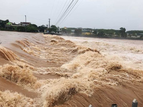 Quảng Ninh: mưa lớn gây lũ và ngập úng tại khu vực huyện Hải Hà - Ảnh 1. Quảng Ninh: mưa lớn gây lũ và ngập úng tại khu vực huyện Hải Hà - Ảnh 1.