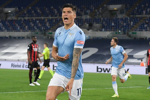 Thảm bại trước Lazio, AC Milan hết cửa vô địch - Ảnh 2. Thảm bại trước Lazio, AC Milan hết cửa vô địch - Ảnh 2.