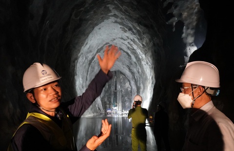 Xuống kho ngầm lớn nhất Đông Nam Á đang xây dựng ở Việt Nam, sâu 200m so với mực nước biển - Ảnh 9. Xuống kho ngầm lớn nhất Đông Nam Á đang xây dựng ở Việt Nam, sâu 200m so với mực nước biển - Ảnh 9.
