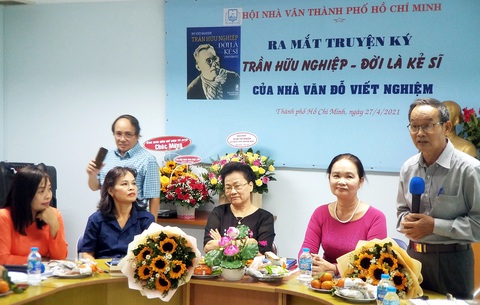 Bác sĩ Trần Hữu Nghiệp - một nhân sĩ tài hoa đi mút mùa với cách mạng - Ảnh 1. Bác sĩ Trần Hữu Nghiệp - một nhân sĩ tài hoa đi mút mùa với cách mạng - Ảnh 1.