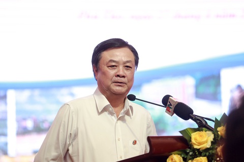 Bộ trưởng Lê Minh Hoan: Khi có thiên tai chúng ta xúm lại chống, nhưng sau đó lại quên - Ảnh 1. Bộ trưởng Lê Minh Hoan: Khi có thiên tai chúng ta xúm lại chống, nhưng sau đó lại quên - Ảnh 1.