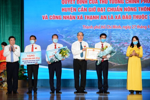 Trao quyết định công nhận Cần Giờ đạt chuẩn nông thôn mới và Thạnh An là xã đảo - Ảnh 1. Trao quyết định công nhận Cần Giờ đạt chuẩn nông thôn mới và Thạnh An là xã đảo - Ảnh 1.