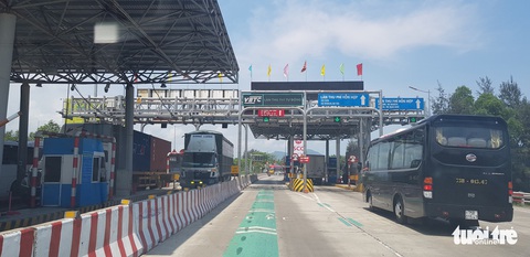 Nhà đầu tư hầm Hải Vân gặp áp lực tín dụng nên tăng phí gấp 3 trạm thường, dân than trời - Ảnh 1. Nhà đầu tư hầm Hải Vân gặp áp lực tín dụng nên tăng phí gấp 3 trạm thường, dân than trời - Ảnh 1.