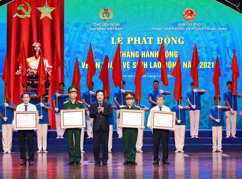 Chủ tịch nước: Thu nhập sẽ tăng trở lại, nhiều việc làm mới sẽ được tạo ra - Ảnh 2. Chủ tịch nước: Thu nhập sẽ tăng trở lại, nhiều việc làm mới sẽ được tạo ra - Ảnh 2.