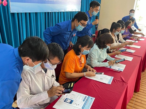 TP.HCM: Người dân bắt đầu khai báo hồ sơ sức khỏe điện tử - Ảnh 1. TP.HCM: Người dân bắt đầu khai báo hồ sơ sức khỏe điện tử - Ảnh 1.