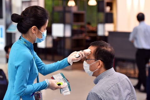 Rà soát năng lực soi chiếu tại Tân Sơn Nhất và Nội Bài để giảm tối đa tắc nghẽn - Ảnh 1. Rà soát năng lực soi chiếu tại Tân Sơn Nhất và Nội Bài để giảm tối đa tắc nghẽn - Ảnh 1.
