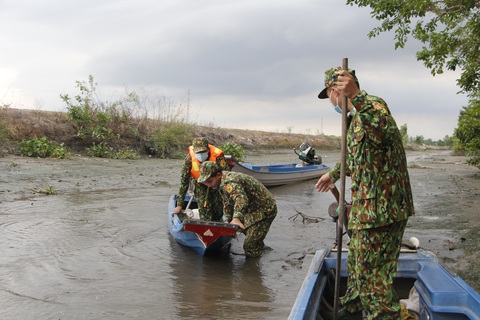 Người canh biên giới Tây Nam: Đêm nay anh em ta thức trắng - Ảnh 1. Người canh biên giới Tây Nam: Đêm nay anh em ta thức trắng - Ảnh 1.