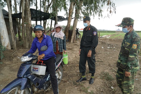 24/24 giờ siết chặt lá chắn biên giới Tây Nam - Ảnh 8. 24/24 giờ siết chặt lá chắn biên giới Tây Nam - Ảnh 8.