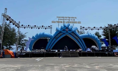 Các tỉnh đồng loạt chống dịch: Du khách phải khai báo y tế khi đi chơi, nhận phòng dịp lễ - Ảnh 3. Các tỉnh đồng loạt chống dịch: Du khách phải khai báo y tế khi đi chơi, nhận phòng dịp lễ - Ảnh 3.
