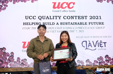 Quốc kỳ Việt Nam in trên bao bì cà phê Đà Lạt bán tại Nhật - Ảnh 1. Quốc kỳ Việt Nam in trên bao bì cà phê Đà Lạt bán tại Nhật - Ảnh 1.