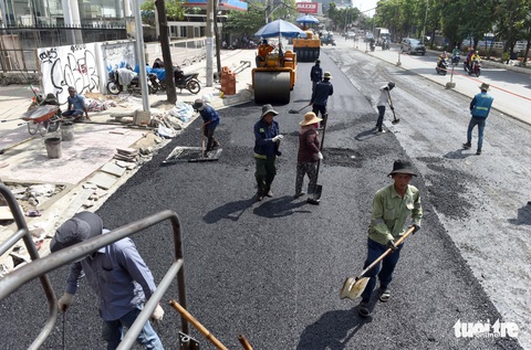Trên đại công trình Nguyễn Hữu Cảnh chờ thông xe ngày 30-4 - Ảnh 2. Trên đại công trình Nguyễn Hữu Cảnh chờ thông xe ngày 30-4 - Ảnh 2.