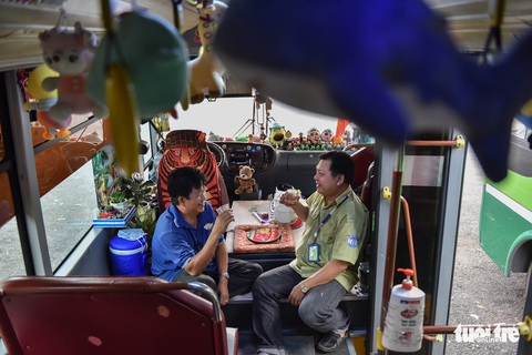 Xe buýt treo đầy thú bông đưa người Sài Gòn về với tuổi thơ - Ảnh 10. Xe buýt treo đầy thú bông đưa người Sài Gòn về với tuổi thơ - Ảnh 10.