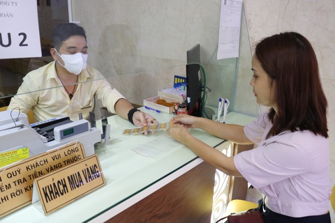 Đại gia vàng đạt doanh thu tỉ USD nhờ giá vàng tăng đột biến - Ảnh 1. Đại gia vàng đạt doanh thu tỉ USD nhờ giá vàng tăng đột biến - Ảnh 1.