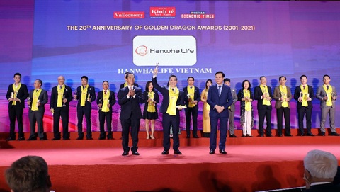 Hanwha Life Việt Nam vinh dự nhận giải thưởng Rồng Vàng 2021 - Ảnh 1. Hanwha Life Việt Nam vinh dự nhận giải thưởng Rồng Vàng 2021 - Ảnh 1.