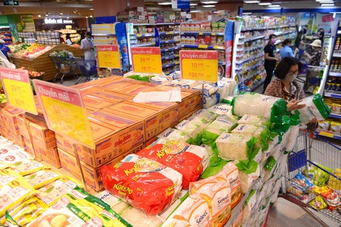 Cuối tuần, sản phẩm 1 đồng ngập tràn Co.opmart - Ảnh 1. Cuối tuần, sản phẩm 1 đồng ngập tràn Co.opmart - Ảnh 1.