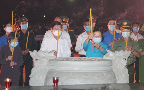 Mừng ngày thống nhất, vọng nhớ các anh! - Ảnh 2. Mừng ngày thống nhất, vọng nhớ các anh! - Ảnh 2.