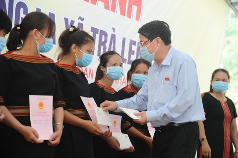 Dân vùng sạt lở, lũ quét Trà Leng có nhà mới, khu dân cư 6ha xây trong 5 tháng - Ảnh 10. Dân vùng sạt lở, lũ quét Trà Leng có nhà mới, khu dân cư 6ha xây trong 5 tháng - Ảnh 10.