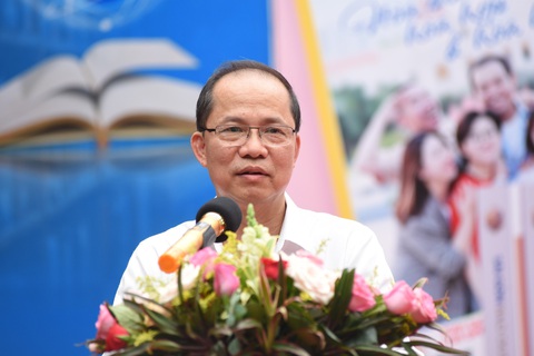 Trao giải Sài Gòn bao dung - TP.HCM nghĩa tình: Thầy ơi, hôm nay con rất vui - Ảnh 2. Trao giải Sài Gòn bao dung - TP.HCM nghĩa tình: Thầy ơi, hôm nay con rất vui - Ảnh 2.