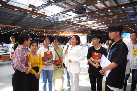 Campus tour tại Nova College: giải tỏa cơn khát thông tin mùa tuyển sinh - Ảnh 8. Campus tour tại Nova College: giải tỏa cơn khát thông tin mùa tuyển sinh - Ảnh 8.