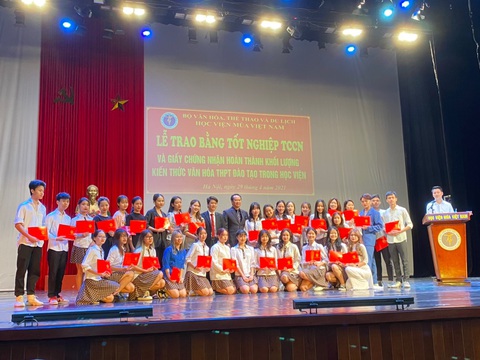Người học trắng tay bằng cấp đã được Học viện Múa Việt Nam trao bằng - Ảnh 1. Người học trắng tay bằng cấp đã được Học viện Múa Việt Nam trao bằng - Ảnh 1.