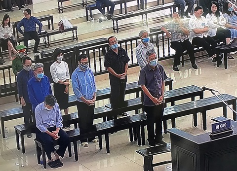 Cựu bộ trưởng Vũ Huy Hoàng lãnh 11 năm tù - Ảnh 2. Cựu bộ trưởng Vũ Huy Hoàng lãnh 11 năm tù - Ảnh 2.