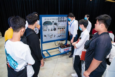 Campus tour tại Nova College: giải tỏa cơn khát thông tin mùa tuyển sinh - Ảnh 6. Campus tour tại Nova College: giải tỏa cơn khát thông tin mùa tuyển sinh - Ảnh 6.