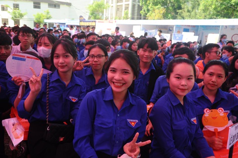 Tư vấn tuyển sinh ở Quảng Nam: Học sinh quan tâm đăng ký xét tuyển online - Ảnh 1. Tư vấn tuyển sinh ở Quảng Nam: Học sinh quan tâm đăng ký xét tuyển online - Ảnh 1.