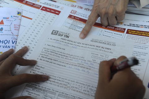 Tư vấn tuyển sinh ở Quảng Nam: Học sinh quan tâm đăng ký xét tuyển online - Ảnh 8. Tư vấn tuyển sinh ở Quảng Nam: Học sinh quan tâm đăng ký xét tuyển online - Ảnh 8.