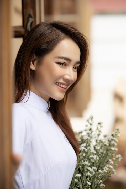 Nhã Phương trở lại với 3 vai diễn: Người mẹ dịu dàng và cô con gái ngổ ngáo - Ảnh 5. Nhã Phương trở lại với 3 vai diễn: Người mẹ dịu dàng và cô con gái ngổ ngáo - Ảnh 5.
