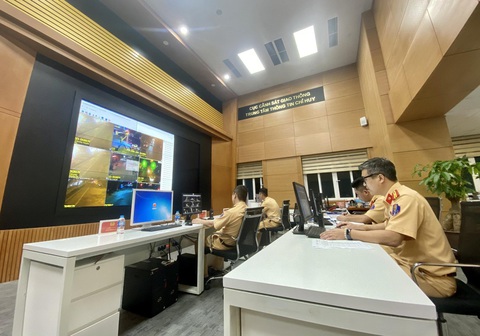 Ngày đầu nghỉ lễ, số vụ tai nạn và thương vong giảm so với năm ngoái - Ảnh 2. Ngày đầu nghỉ lễ, số vụ tai nạn và thương vong giảm so với năm ngoái - Ảnh 2.