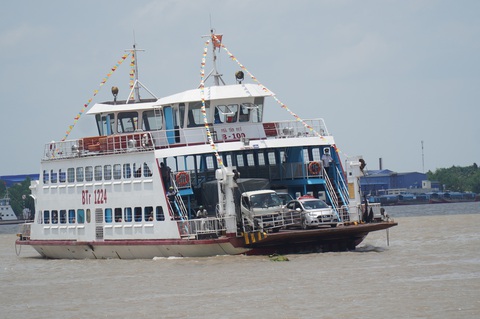 Đường về miền Tây kẹt cứng từ sáng đến chiều - Ảnh 5. Đường về miền Tây kẹt cứng từ sáng đến chiều - Ảnh 5.
