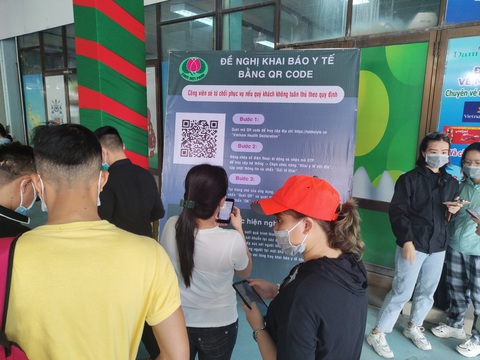Siêu thị, khu vui chơi đông nghịt, nhiều nơi thừa nhận không thể giãn cách phòng dịch - Ảnh 5. Siêu thị, khu vui chơi đông nghịt, nhiều nơi thừa nhận không thể giãn cách phòng dịch - Ảnh 5.