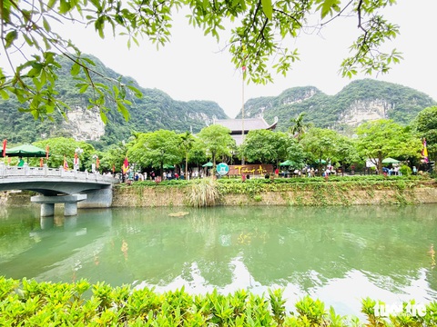 Lo ngại COVID-19, Đồ Sơn, Sa Pa, chùa Bái Đính... vắng khách sáng 30-4 - Ảnh 6. Lo ngại COVID-19, Đồ Sơn, Sa Pa, chùa Bái Đính... vắng khách sáng 30-4 - Ảnh 6.